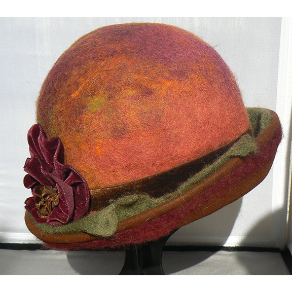 Nora Navarro - felted hat